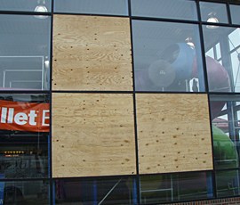 https://i1.wp.com/newsite.glassrepairnow.com/wp-content/uploads/2018/09/EMERGENCY.BOARD_.UP_.jpg?fit=640%2C300&ssl=1